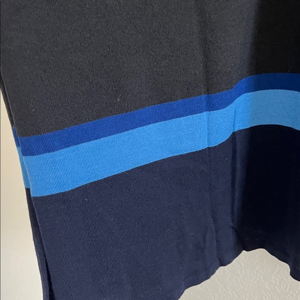 St.John Wool Blend jersey Knit Poncho. Size P/S - Picture 5 of 8